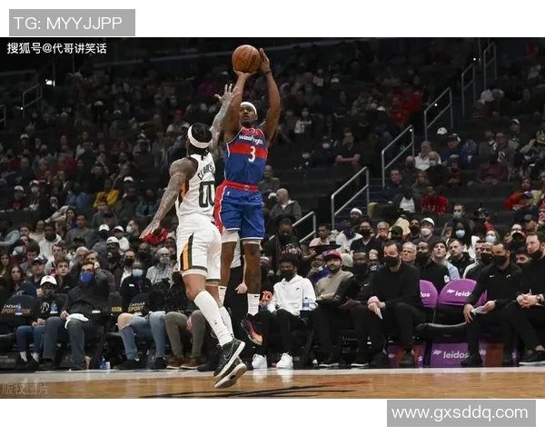 半场结束爵士VS魔术 比分65-54爵士领先